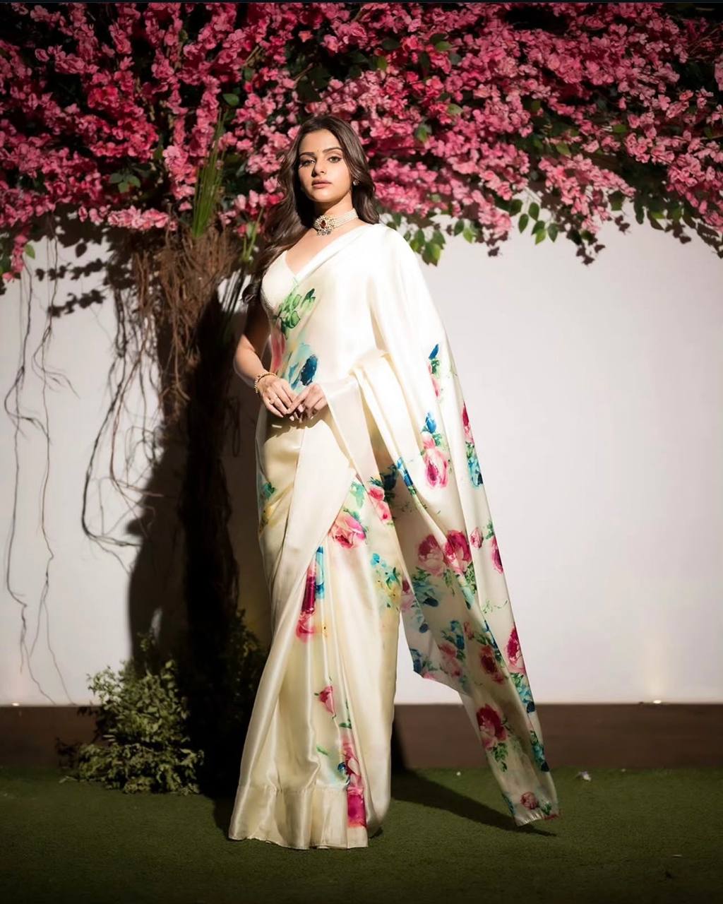 Cream Floral Printed Saree with Soft Pastel Design – Elegant Party, Day & Summer Wear Saree for Women