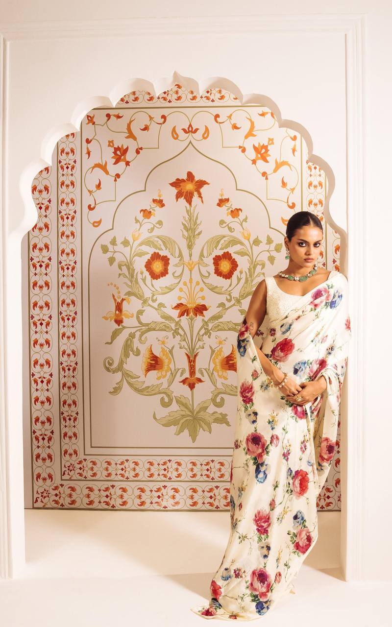 Ivory Floral Printed Saree with Elegant Soft Fabric Premium Party Wear & Designer Ethnic Saree for Women