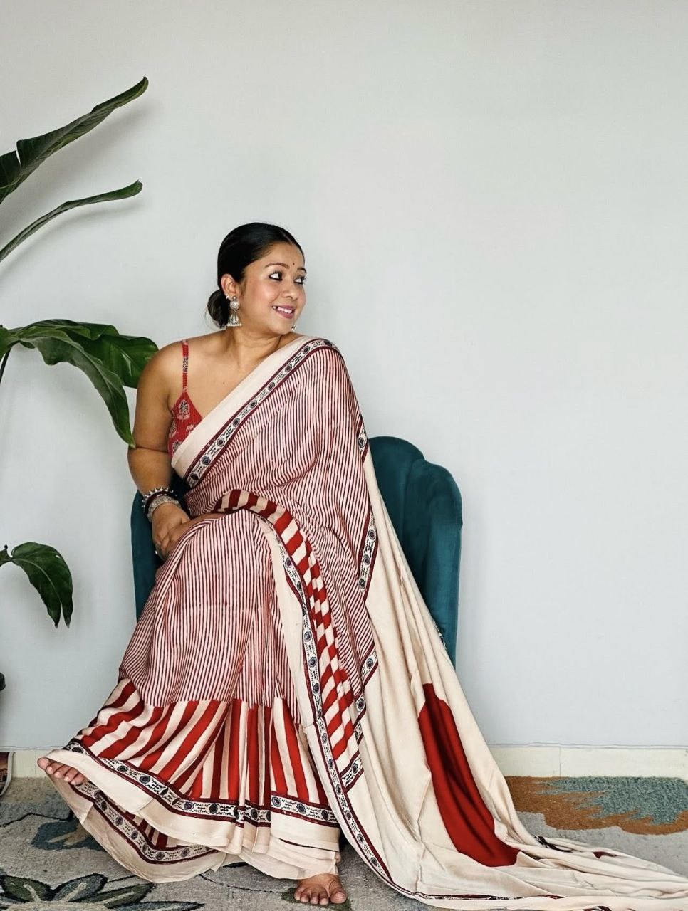 Ivory & Maroon Striped Cotton Saree with Bold Polka Dot Pallu – Elegant Casual & Office Wear Saree for Women