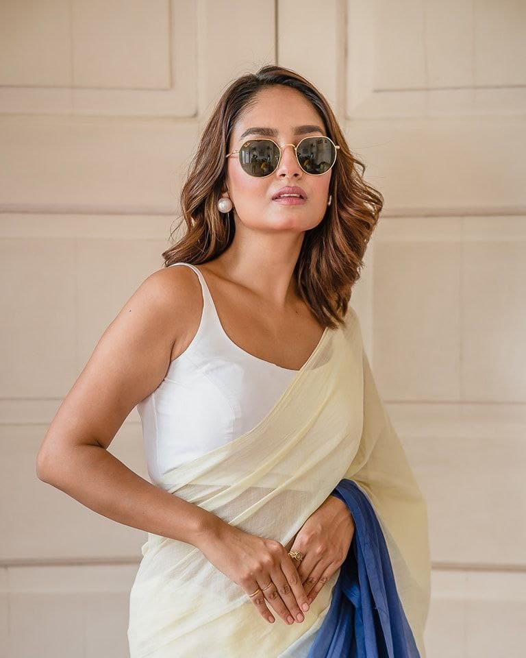 Off-White and Blue Linen Ombre Saree